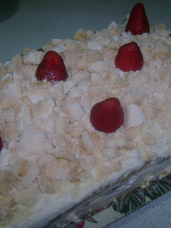 Una foto de Torta primavera de frutillas