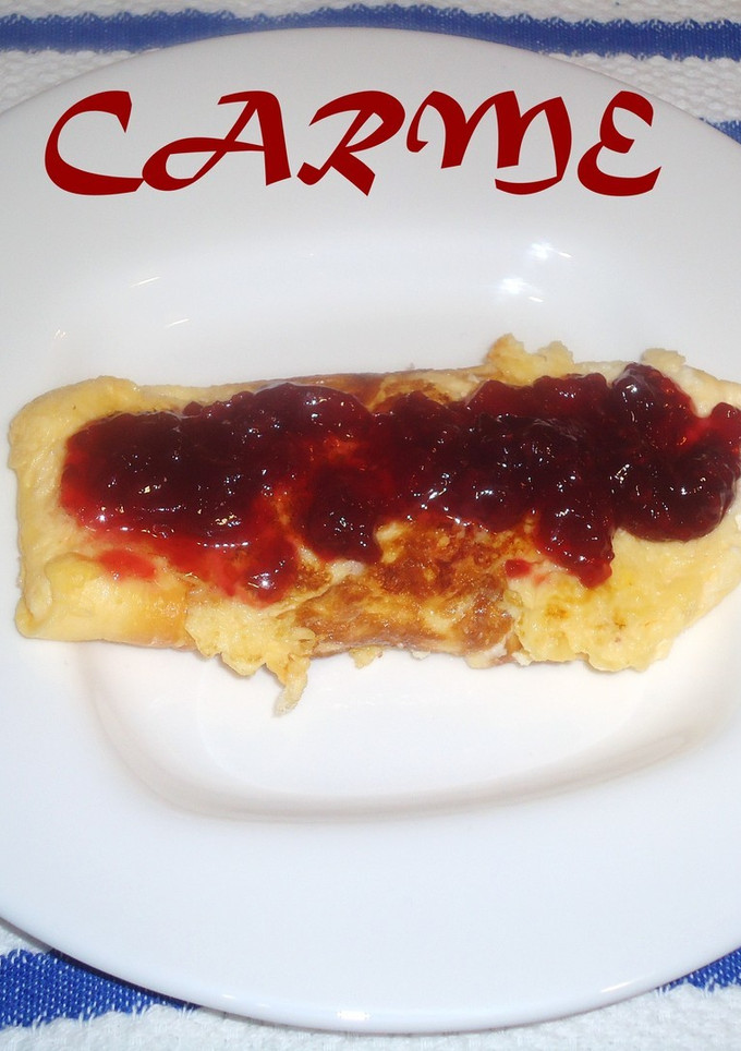 Una foto de Tortilla de queso de cabra con mermelada de frambuesa