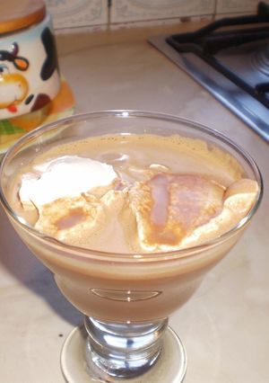 Una foto de Café vienés con chocolate