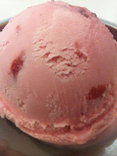Una foto de Helado de fresa
