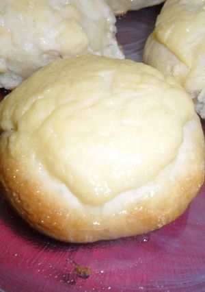 Una foto de Pancitos de vainilla con crema pastelera