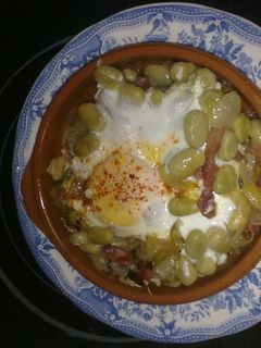 Una foto de Habitas baby con jamón y su huevo