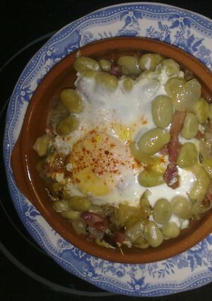 Una foto de Habitas baby con jamón y su huevo