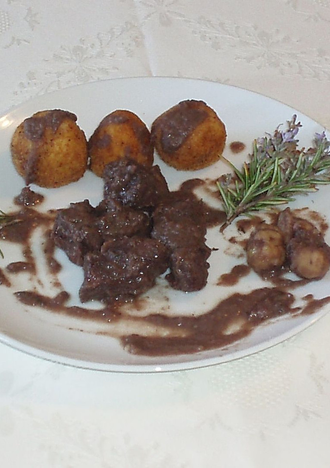 Una foto de Jabalí guisado con castañas