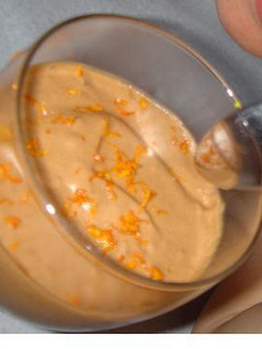Una foto de Mousse de naranja