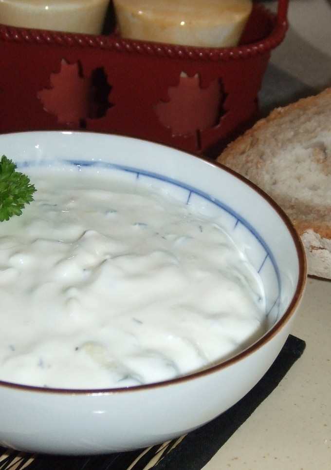 Una foto de Tzatziki griego