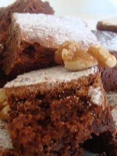 Una foto de Brownies caseros de chocolate