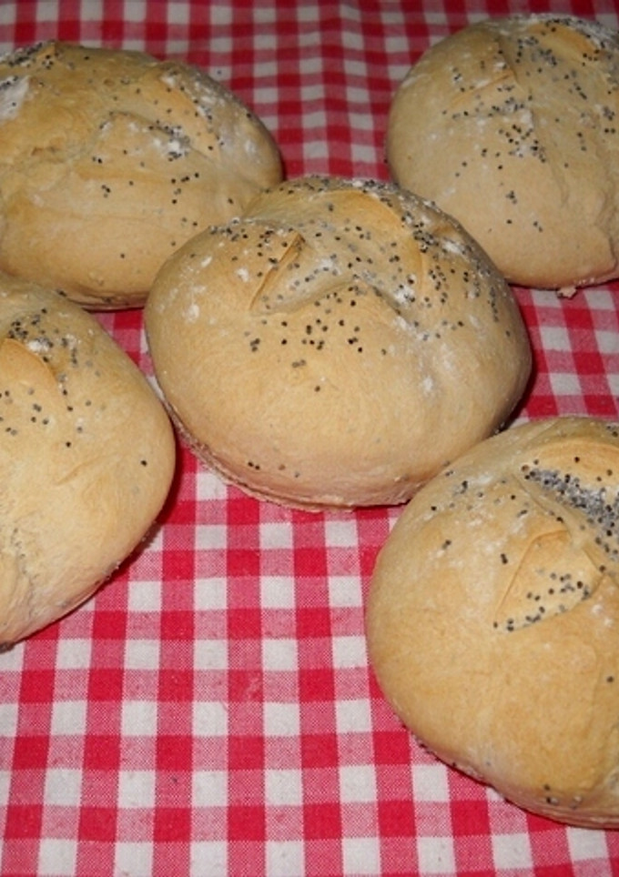 Una foto de Panecillos con semillas de amapola