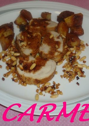 Una foto de Solomillo asado con sésamo y frutos secos