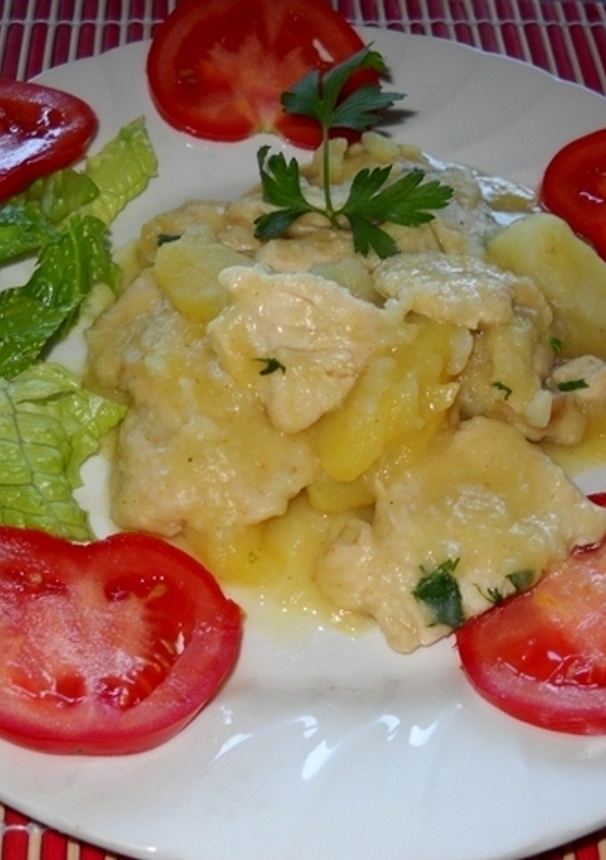 Una foto de Pechuga de pollo con manzanas al curry