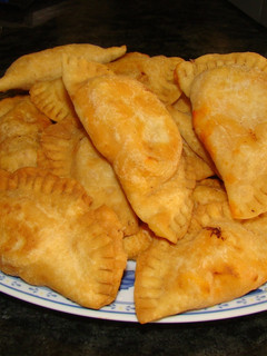 Una foto de Empanadillas con resto de carne de cocido