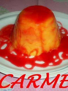 Una foto de Molde de melocotón con sirope de fresa
