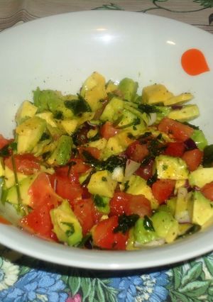 Una foto de Ensalada de aguacate 