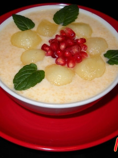 Una foto de Batido de caki con flor