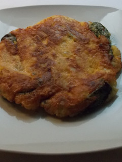 Una foto de Tortilla de patatas con pimientos de Padrón