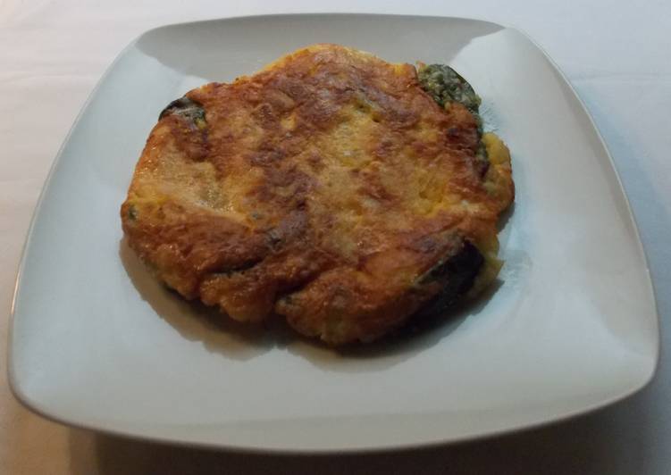 Tortilla de patatas con pimientos de Padrón