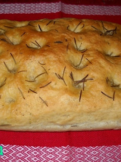 Una foto de Focaccia de hierbas provenzales y ajo
