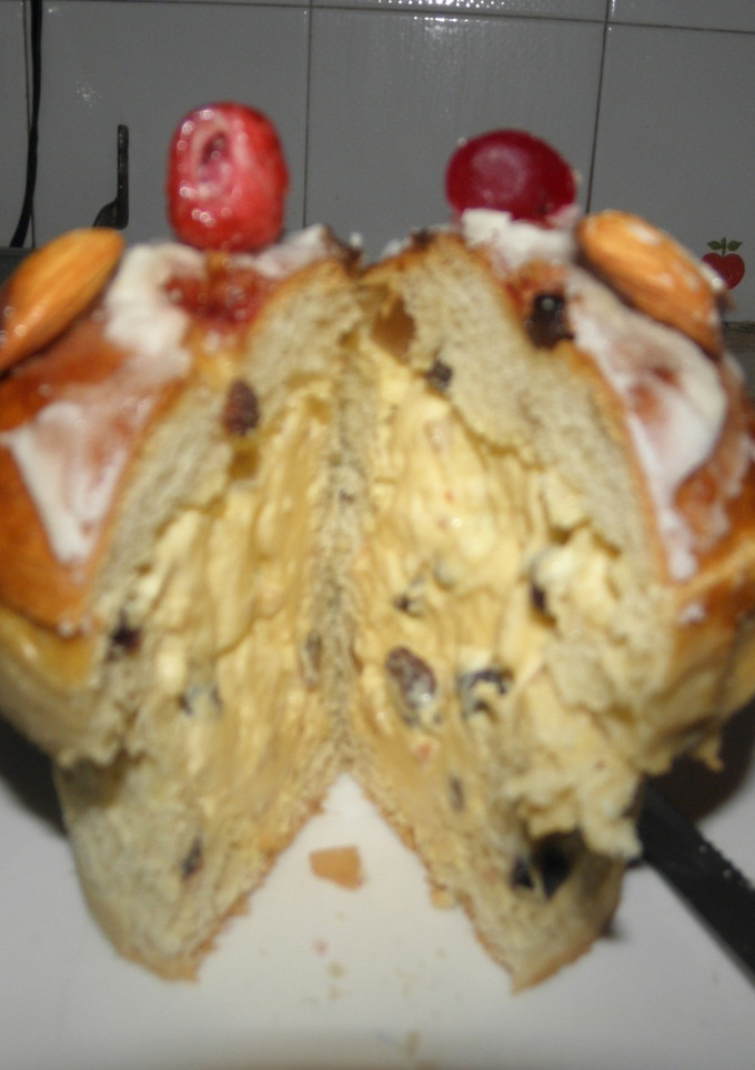 Una foto de Pan dulce navideño relleno con helado