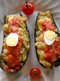 Una foto de Berenjenas rellenas de gambas y anchoas