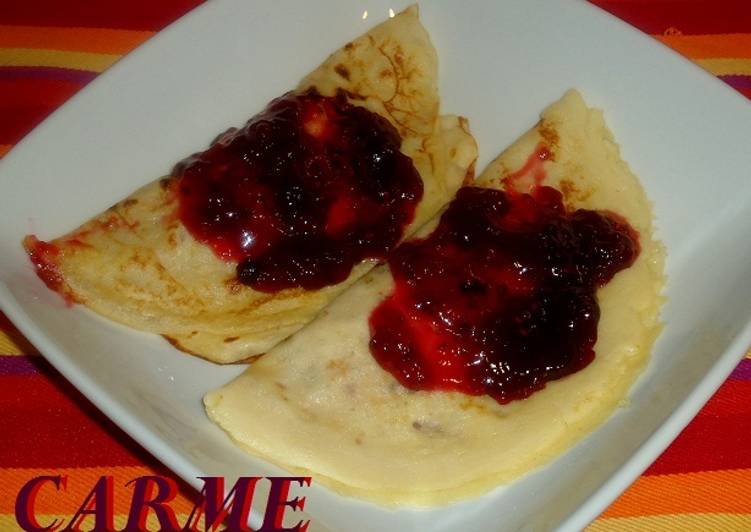 Crêpes de queso fresco y mermelada
