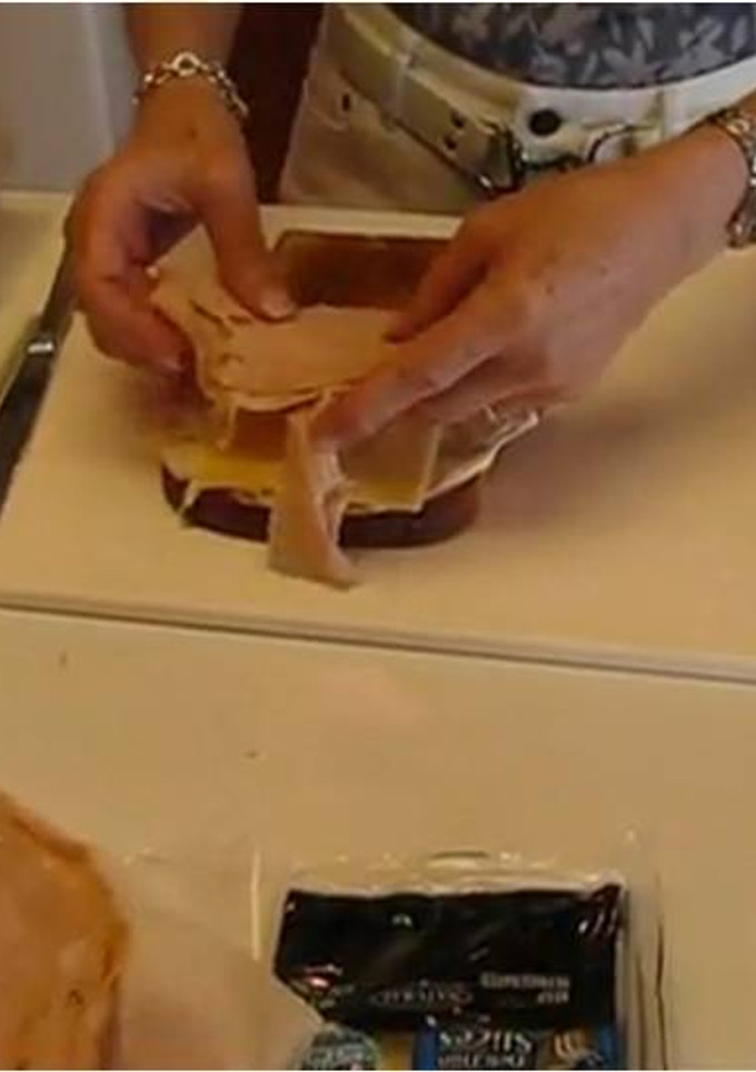 Una foto de Sándwiches con espárragos