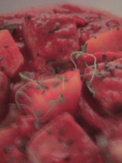 Una foto de Atún con tomate