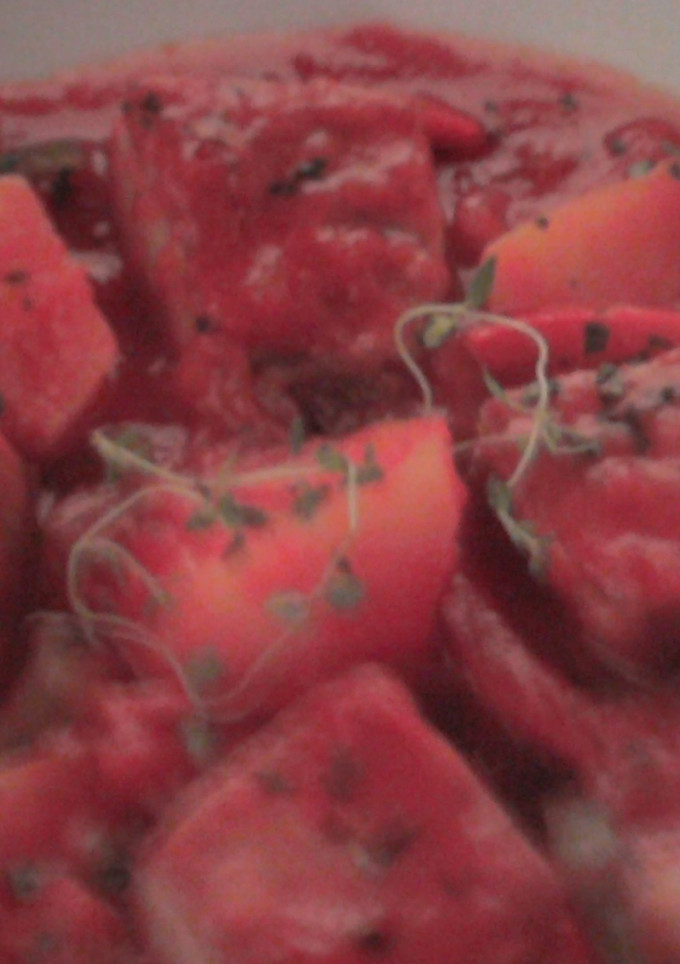 Una foto de Atún con tomate 