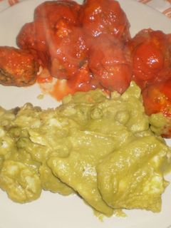 Una foto de Filetes de merluza en salsa verde de guisantes (microondas)