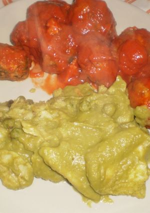 Una foto de Filetes de merluza en salsa verde de guisantes (microondas)