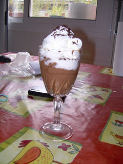 Una foto de Mousse de chocolate y nata