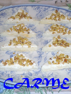 Una foto de Canapés de mayonesa de pera y nueces