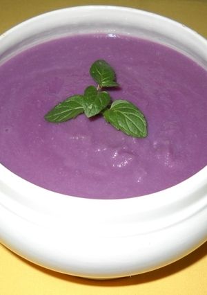 Una foto de Sopa crema de Lombarda