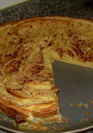 Una foto de Tarta de hojaldre rellena de compota de manzana