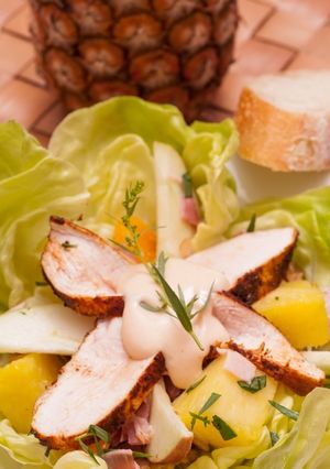 Una foto de Pechugas de pollo con piña