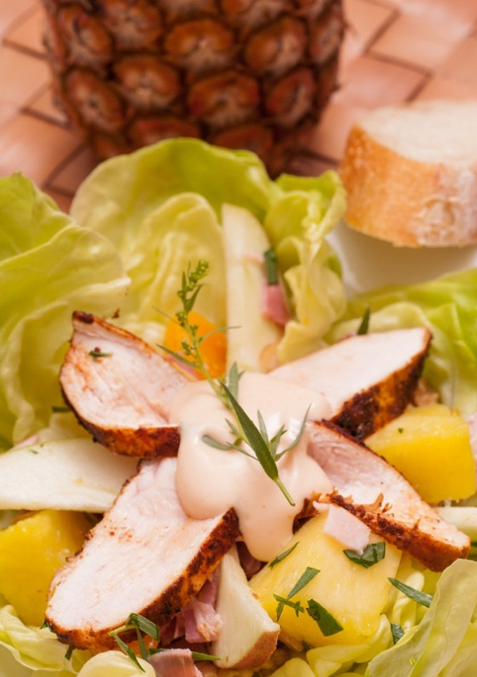Una foto de Pechugas de pollo con piña