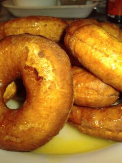 Una foto de Donuts con cardamomo