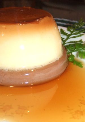 Una foto de Flan bicolor de castañas y chocolate