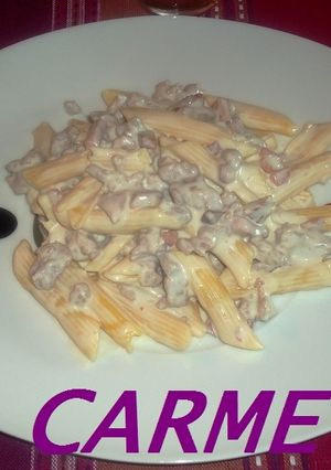 Una foto de Macarrones con cerdo, jamón y nata