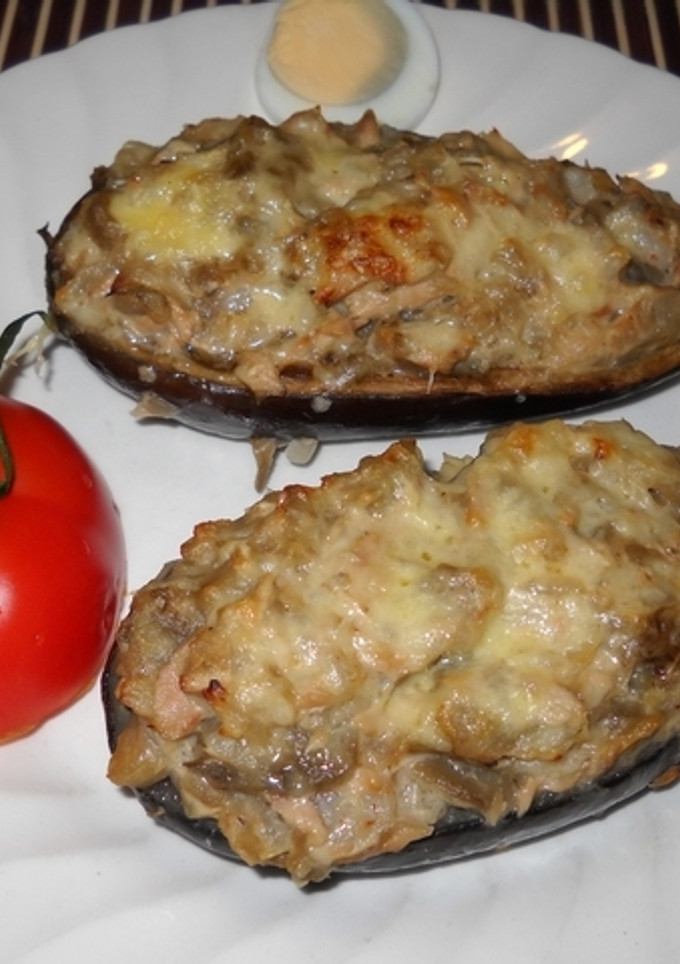 Una foto de Berenjenas rellenas con bechamel, gambas y atún