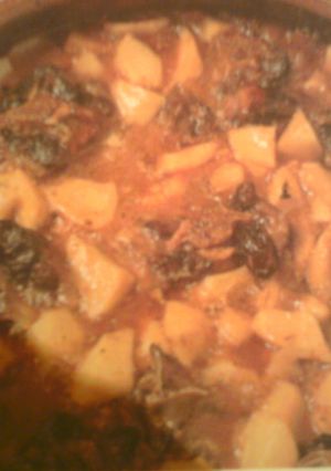 Una foto de Guiso de papas con cola de toro