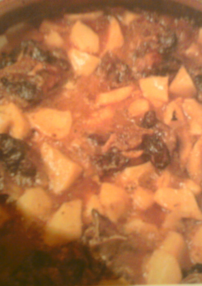 Una foto de Guiso de papas con cola de toro