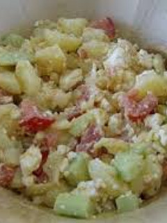Una foto de Ensalada de patata y marisco
