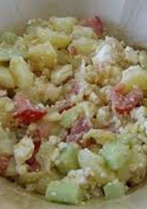Una foto de Ensalada de patata y marisco
