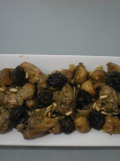 Una foto de Conejo en adobo con frutas secas