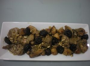 Foto principal de Conejo en adobo con frutas secas