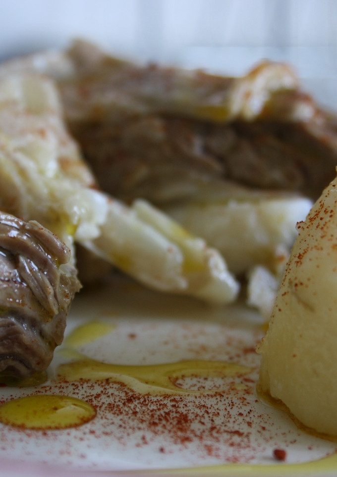 Una foto de Carne o caldeiro gallego
