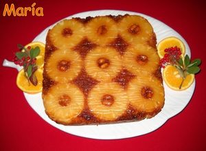 Una foto de Bizcocho con piña y caramelo