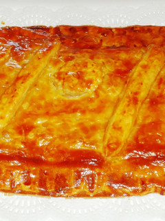 Una foto de Empanada de bacalao a la miel