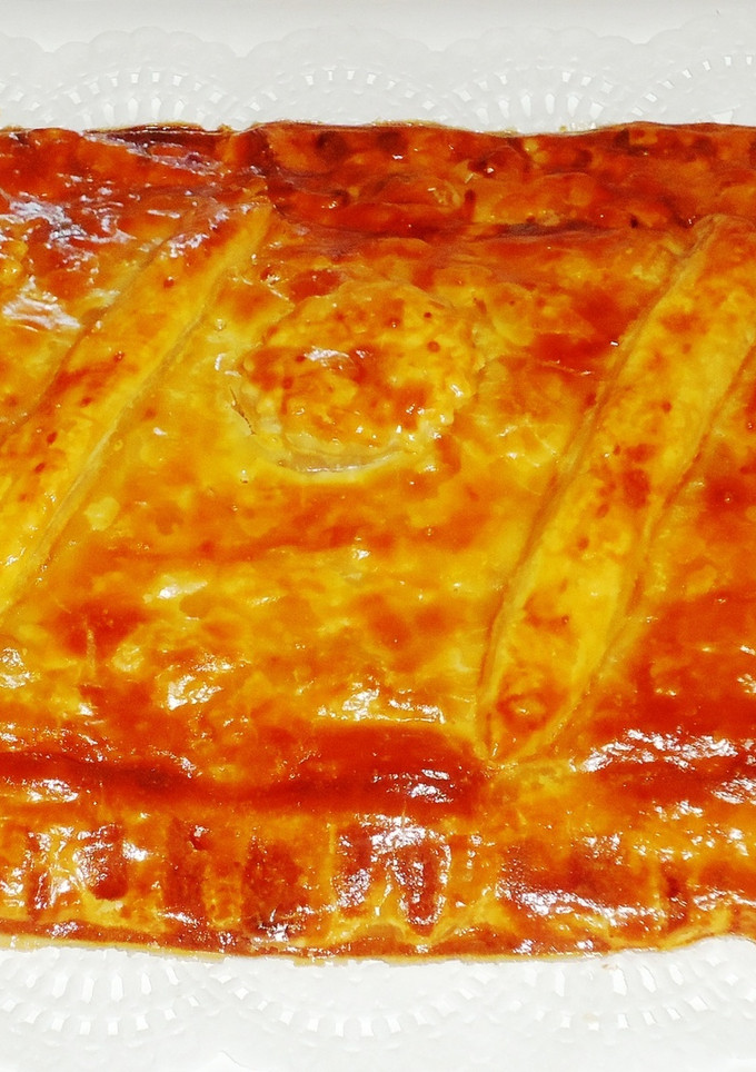 Una foto de Empanada de bacalao a la miel