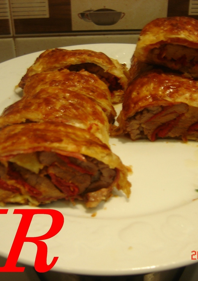 Una foto de Solomillo ibérico con pimiento del piquillo en hojaldre